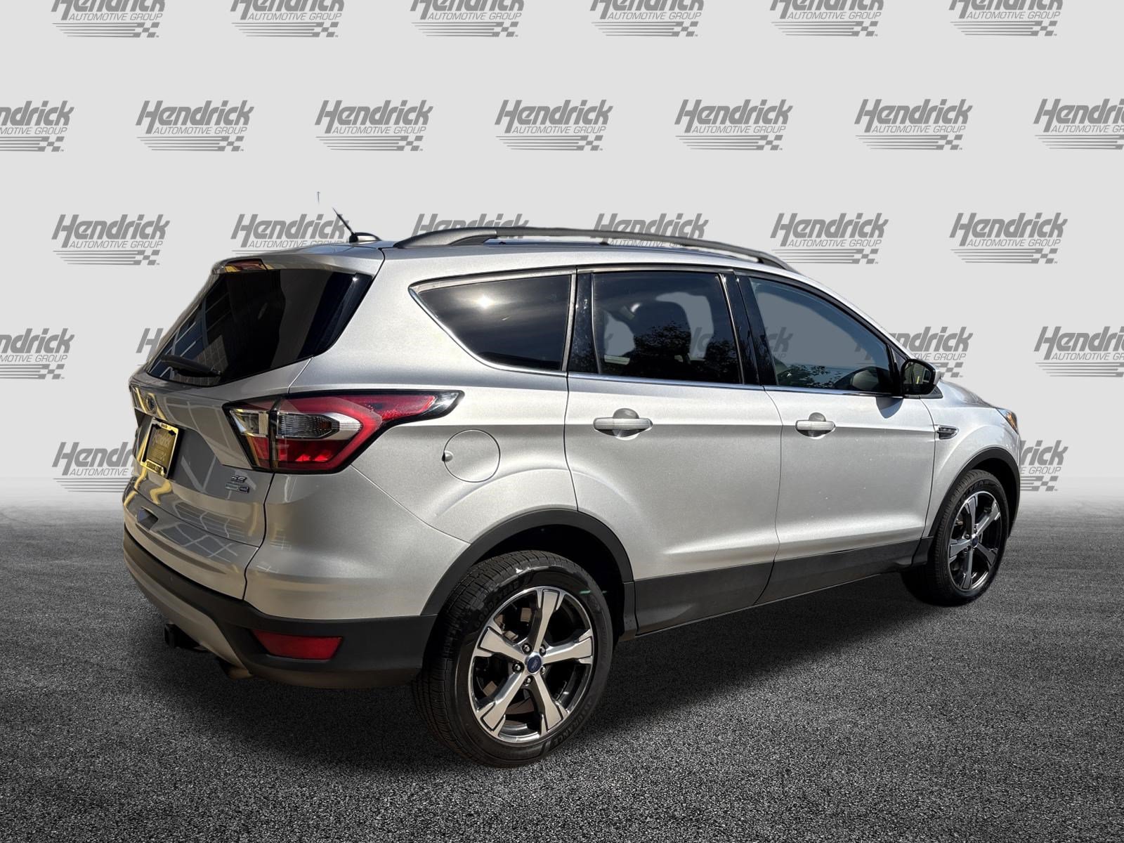 Used 2017 Ford Escape SE w/ Equipment Group 201A AWD/4WD image 10