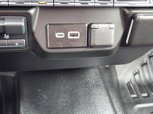Used 2024 GMC Sierra 1500 Pro w/ Pro Value Package AWD/4WD image 16