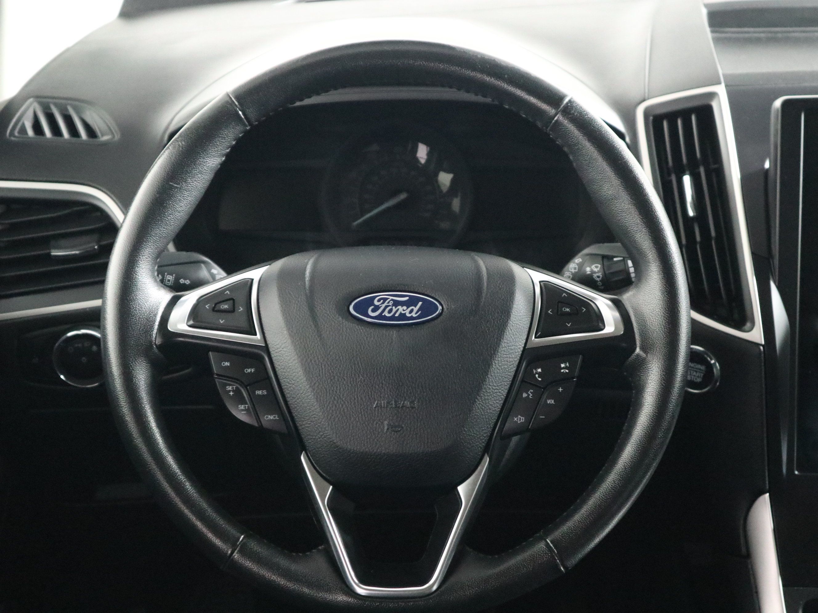 Used 2024 Ford Edge SEL AWD/4WD image 16