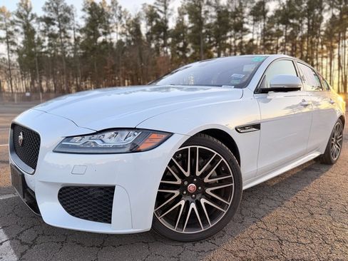 Used 2020 Jaguar XF Checkered Flag image 2