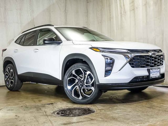 New 2026 Chevrolet Trax RS FWD image 2