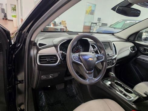 Used 2019 Chevrolet Equinox LS FWD image 7
