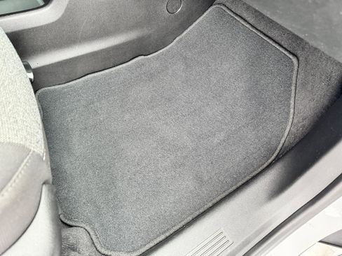 Used 2025 GMC Terrain Elevation image 17