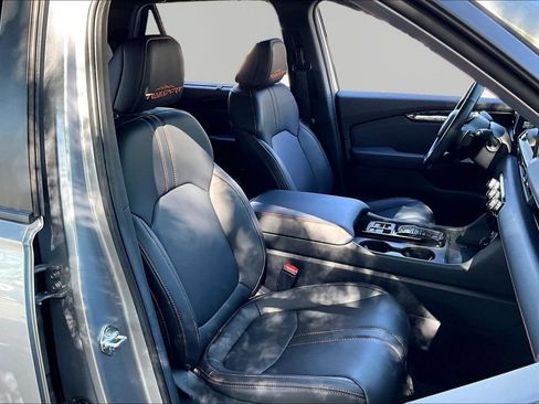 Used 2025 Honda Pilot TrailSport image 23