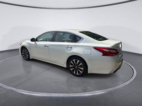 Used 2017 Nissan Altima 2.5 SL FWD image 3