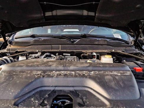 New 2026 RAM 2500 Laramie AWD/4WD image 32
