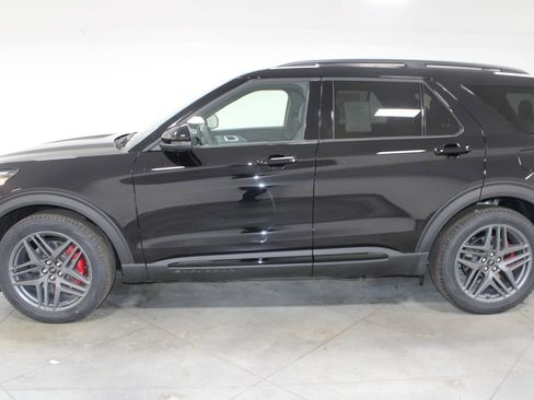 New 2026 Ford Explorer ST w/ Sun And Sound Package image 5