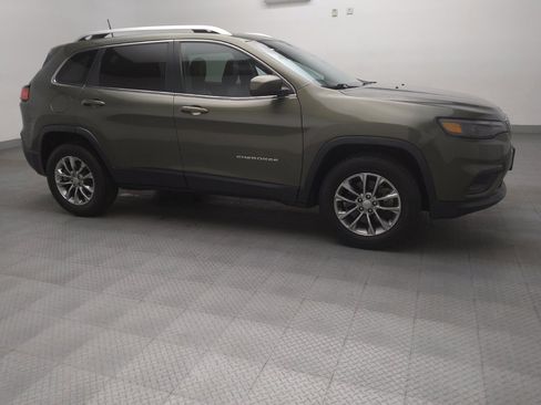 Used 2020 Jeep Cherokee Latitude Plus image 11