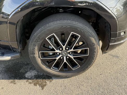 Used 2024 Lexus GX 550 w/ Accessory Package (Z1) AWD/4WD image 7