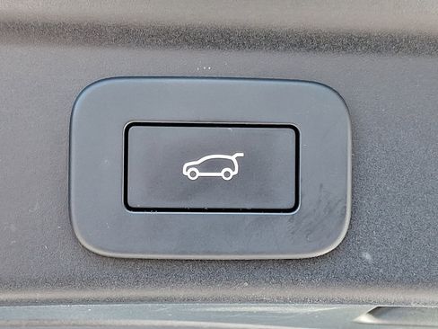 Used 2025 Jaguar F-PACE R-Dynamic S AWD/4WD image 32