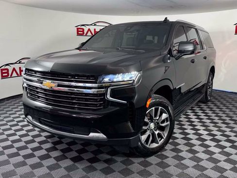 Used 2021 Chevrolet Suburban LT AWD/4WD image 2