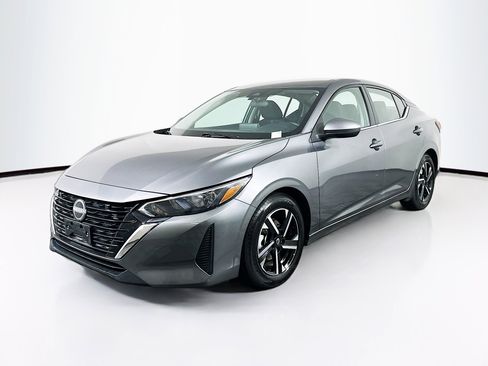 Used 2024 Nissan Sentra SV image 3