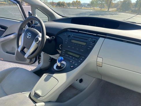 Used 2010 Toyota Prius Five image 19