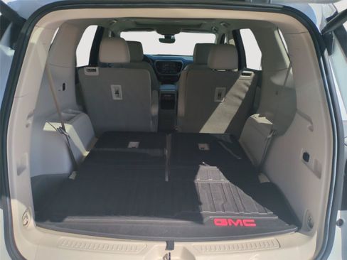 Used 2022 GMC Acadia Denali w/ Denali Ultimate Package FWD image 32