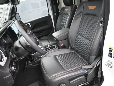 Used 2024 Jeep Wrangler Unlimited Sahara w/ Technology Group AWD/4WD image 13