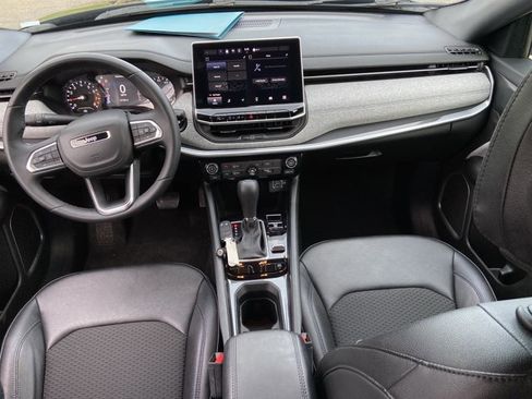 Used 2024 Jeep Compass Latitude image 48