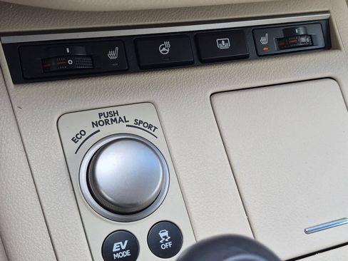 Used 2013 Lexus ES 300h w/ Premium Pkg FWD image 32