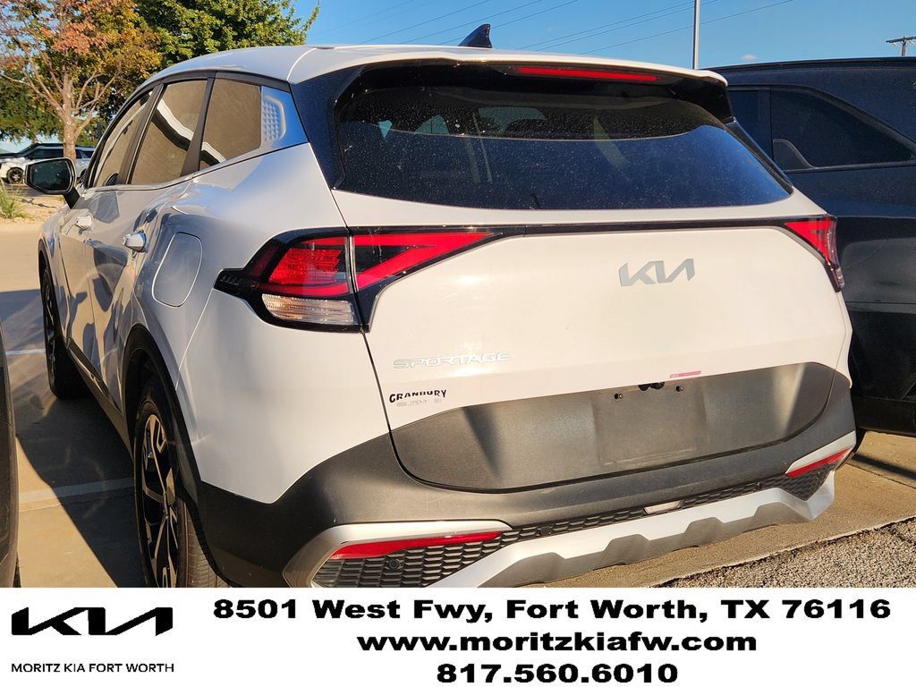 Certified 2024 Kia Sportage EX FWD image 3