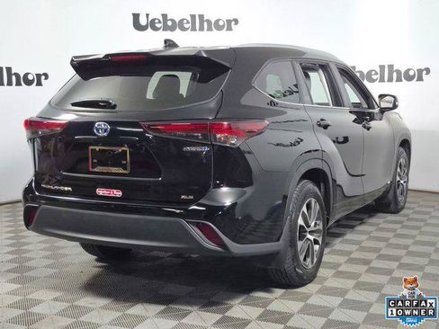 Certified 2024 Toyota Highlander XLE AWD/4WD image 7