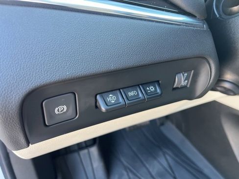 Used 2024 Buick Enclave Avenir w/ Avenir Technology Package image 15