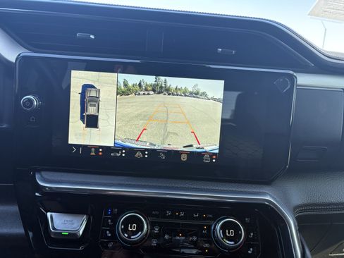 Used 2025 GMC Sierra 1500 Denali AWD/4WD image 24