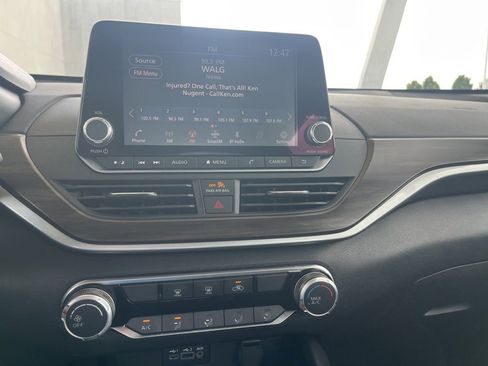 Used 2024 Nissan Altima 2.5 SV image 16