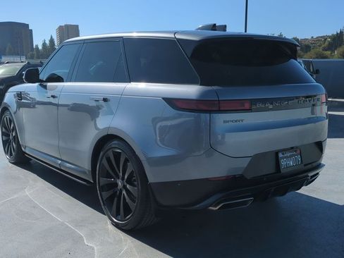 Used 2024 Land Rover Range Rover Sport SE AWD/4WD image 8