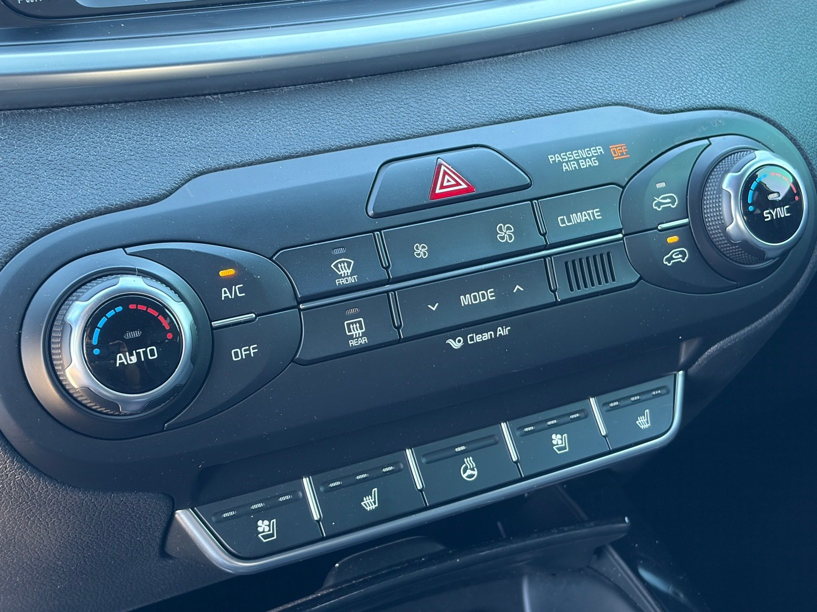 Used 2016 Kia Sorento SX FWD image 27