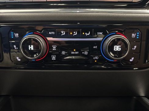 Used 2024 Chevrolet Silverado 1500 High Country w/ High Country Premium Package image 22