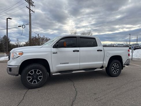 Used 2015 Toyota Tundra SR5 w/ SR5 Upgrade Package image 7