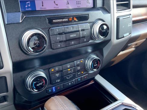 Used 2019 Ford F150 King Ranch w/ Equipment Group 601A Luxury AWD/4WD image 35