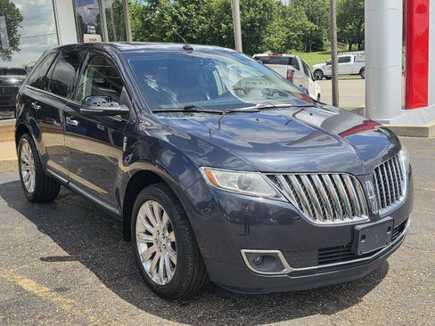 Used 2013 Lincoln MKX AWD image 1