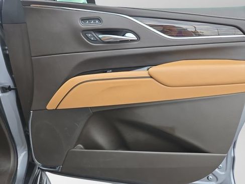 Certified 2022 Cadillac Escalade ESV Sport AWD/4WD image 44