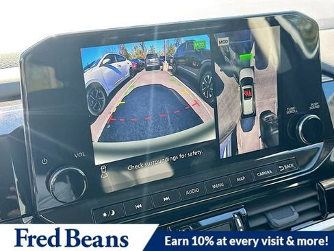 New 2025 Nissan Pathfinder SL image 14