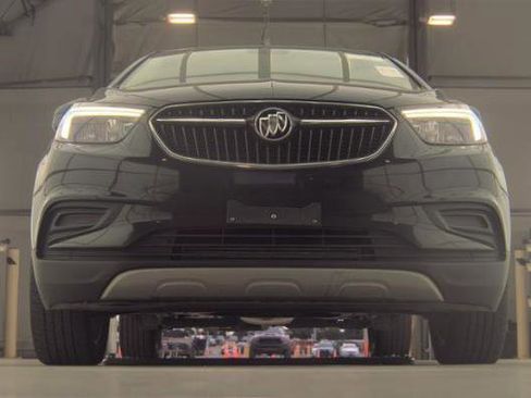 Used 2021 Buick Encore Preferred AWD/4WD image 2