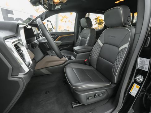 Used 2024 GMC Canyon Denali w/ LPO, Denali Black Edition image 7