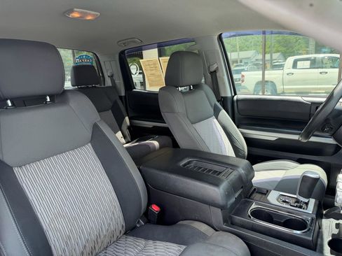 Used 2015 Toyota Tundra SR5 w/ SR5 Upgrade Package AWD/4WD image 13