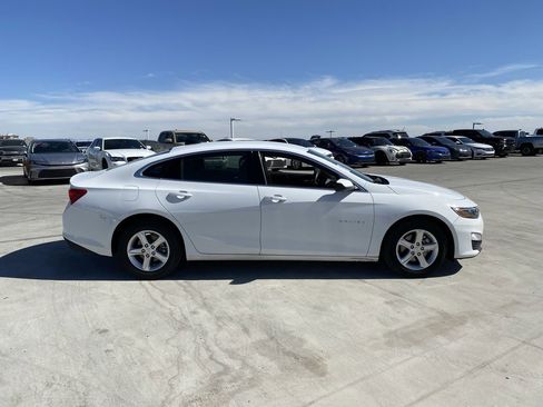 Used 2024 Chevrolet Malibu LS image 3