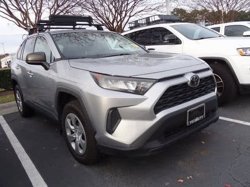 Certified 2022 Toyota RAV4 LE image 3