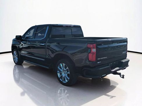 Used 2022 Chevrolet Silverado 1500 High Country w/ High Country Premium Package AWD/4WD image 7