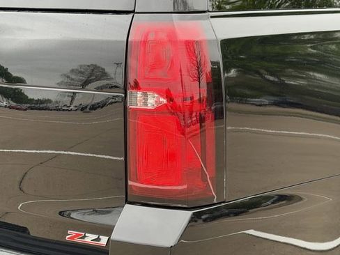 Used 2019 Chevrolet Suburban LT w/ Off-Road Package image 7