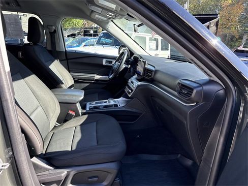 Used 2022 Ford Explorer XLT image 27