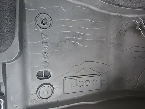 Used 2021 Jeep Gladiator Sport AWD/4WD image 28
