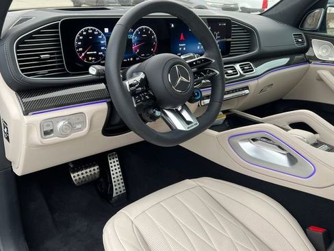 Used 2025 Mercedes-Benz GLS 63 AMG 4MATIC image 28