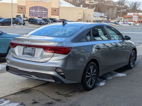 Certified 2022 Kia Forte LXS image 6