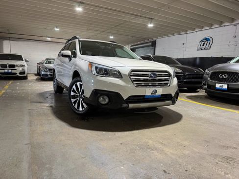 Used 2017 Subaru Outback 3.6R Limited AWD/4WD image 6