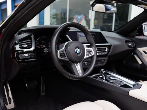 Used 2022 BMW Z4 sDrive30i w/ M Sport Package image 22