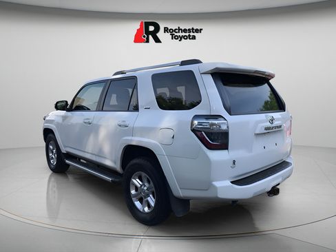 Used 2020 Toyota 4Runner SR5 AWD/4WD image 5
