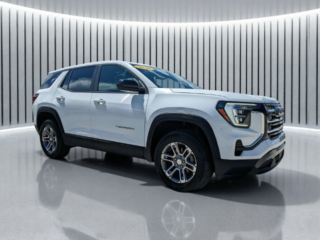 Used 2026 GMC Terrain Elevation FWD image 2