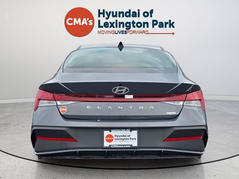 Certified 2025 Hyundai Elantra Hybrid FWD image 6